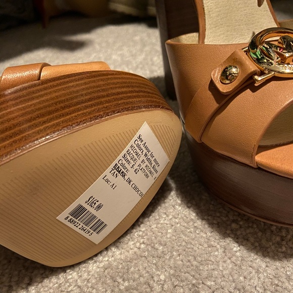 Michael Kors Racquel Platform - Picture 3 of 5